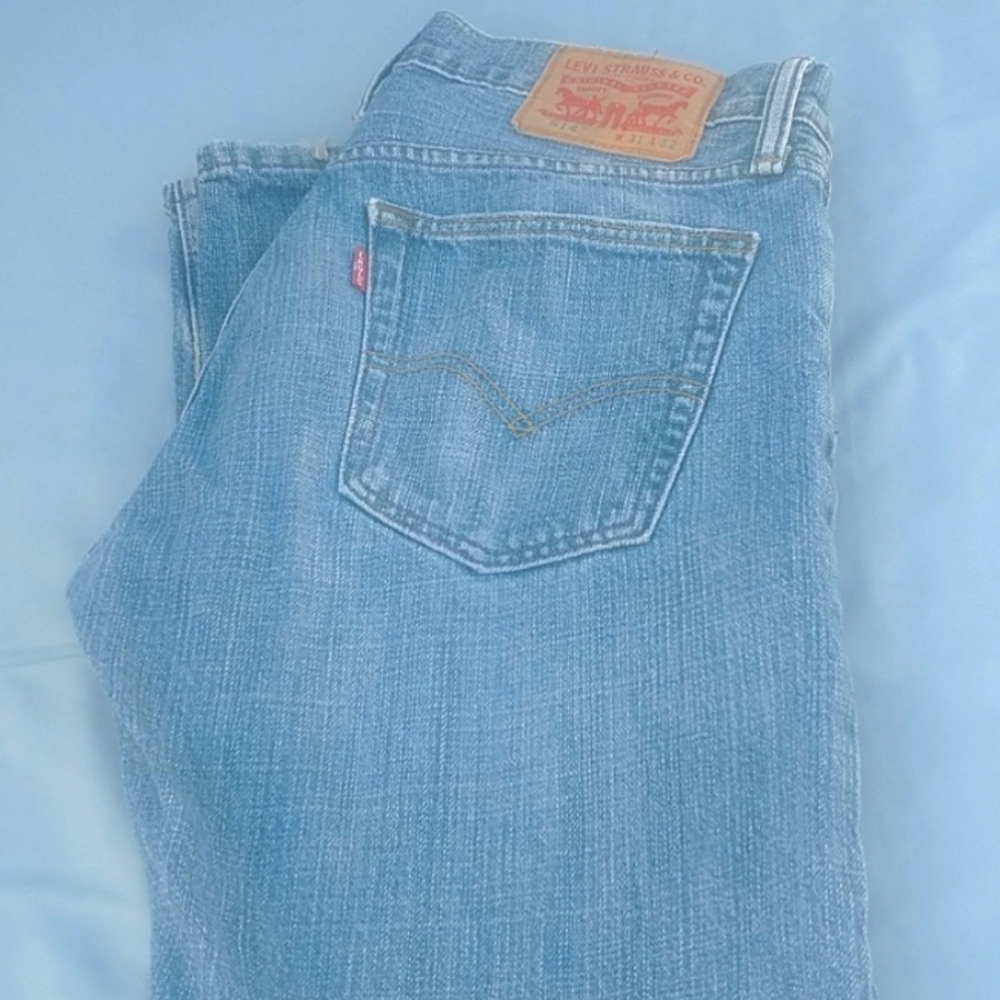 Levis - Picture 7 of 8